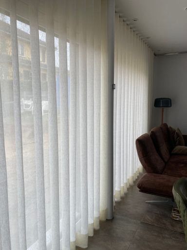 Transparenter Store auf Wellenband in Wachtberg Rhein-Sieg-Kreis