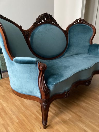 Antikes Sofa in Petrol – neu gepolstert in Bad Godesberg