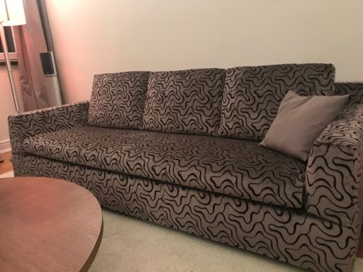 Sofa mit passgenauer Husse neu bezogen in Bonn