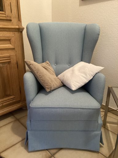 Sessel mit Volant in zartem Blau. in Bonn Bad Godesberg